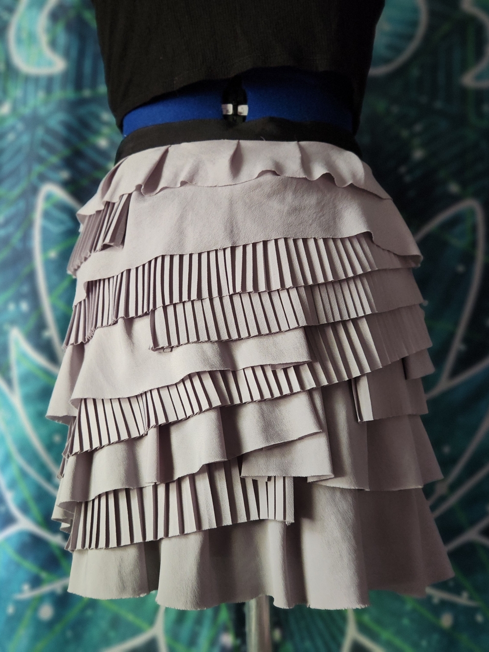 Lucy & Co Tiered Ruffle Pleated Mini Skirt Back Zipper Grey Size S
